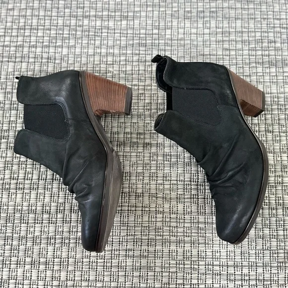 Paul Green Jano Black Leather Chelsea Scrunch Boot